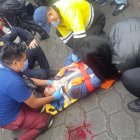 El motociclista iba con sus hijos con dirección a la escuela cuando ocurrió el choque.