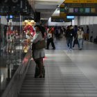 En la Terminal Terrestre de Guayaquil, viajeros no pudieron salir hacia sus destinos debido al cierre de vías por el paro nacional.