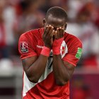 El lateral derecho Luis Advíncula quedó muy afectado tras la eliminación de Perú. Hasta afirmó que dejaría a la blanquirroja.