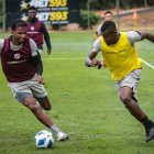 Los jugadores ecuatoriano Darío Aimar y Cristian Penilla no continuarán en Barcelona.