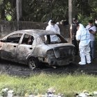 El carro fue incinerado con el cadáver en el asiento del conductor.