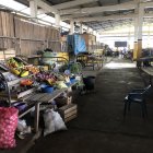 Los comerciantes abandonaron sus puestos porque no tienen qué vender.