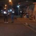 El cadáver de Miguel Ángel Mosquera quedó sobre la calzada, su tío murió en un hospital.