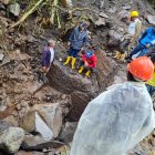 Habitantes del cantón afectado se reunieron para limpiar los escombros
