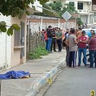Al menos 6 indicios balísticos recogieron los agentes de Criminalística en el hecho registrado en Manta.