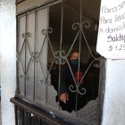 Los moradores contaron que en este lugar estaban resguardados algunos niños y, aun así, la Policía habría arrojado gas al interior.