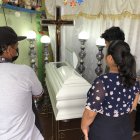 El menor de edad acompañaba a su progenitora en la tarea de reciclaje.