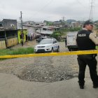 En una fábrica de hielos se suscitó un doble asesinato al mediodía de ayer, en Quevedo.