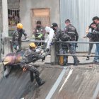 A los agentes se les dificultó realizar el levantamiento del cadáver, a causa del sitio.