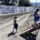 El Consorcio Rumiñahui levantó el asfalto de la avenida para  cambiar la tubería y luego suspendió la obra por 24 días.