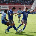Con goles de Alejandro Cabeza y Sebastián Rodríguez, el equipo de Ismael Rescalvo se fue al descanso con ventaja.