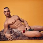 El ‘terror’ de los machos mide 1,80 metros, tiene ojos verdes y pesa 6 kilogramos.