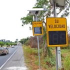 Dos por falta de uno. Si no lo registra un radar, lo hará el otro. Esa es, al parecer, la explicación ante la existencia de dos radares casi pegados.