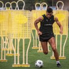 Bruno Piñatares listo para jugar ante Técnico Universitario.