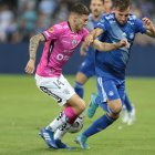 En el partido entre Emelec e Independiente del Valle, el árbitro cobró 41 faltas.