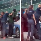 Momento en el que la policía italiana le realizaba un cacheo al jugador Tiémoué Bakayoko.