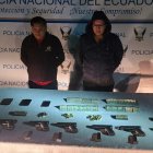 Los sospechosos intentaron huir cuando vieron a los policías, pero fueron detenidos antes de salir de la terminal terrestre de Quitumbe.
