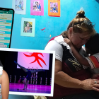 Abrazada a su nieto, la progenitora llora al ver las fotografías de su hija. No ha dejado de escribirle, pues guarda la esperanza de que le conteste.