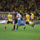 Roddy Zambrano fue cuestionado por demorarse cuando revisó el VAR.