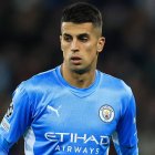 El defensor portugués fue fichado por el club inglés por una suma estimada de 65 millones de euros.