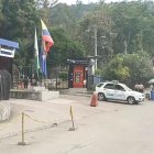 Hasta esta Unidad de Vigilancia Comunitaria de la Policía Nacional llegó el desesperado conductor.