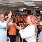 Jimmy Jairala, fundador de Centro Democrático y precandidato a la Alcaldía de Guayaquil, y Carla Sala, precandidata a concejal del Distrito 1 de la urbe porteña.