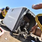 La lavadora que lograron rescatar del lodo fue el botín de los maleantes.