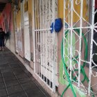 Las víctimas jugaban en el portal de este inmueble. Vecinos están asustados.