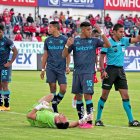 Durante el duelo ante Técnico Universitario, el golero Gonzalo Valle sufrió una molestia en su rodilla.