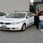 El detenido pretendió huir, pero no pudo lograrlo y resultó capturado.