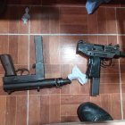 Dos de las armas decomisadas en las intervenciones policiales.
