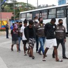 Los detenidos fueron puestos a órdenes de las autoridades. Se les encontró varias evidencias.