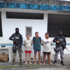 A Pedro Fernando Loor Gorozabel (pantaloncillo rojo) lo hallaron muerto en la celda. Los otros dos sospechosos están en prisión.