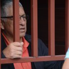 Los vecinos no quieren salir de sus casas por el peligro que se vive en el sector. Algunos andan con palos.