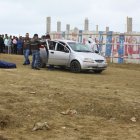 En las primeras acciones, la policía también se contactó con la propietaria del vehículo.