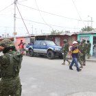 Militares custodian el plan habitacional Socio Vivienda 2, luego de las balaceras.