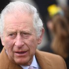 Desde la infancia, el príncipe de Inglaterra cuenta con un amplio séquito de ayudantes.