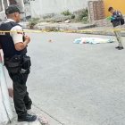 Agentes de Criminalística levantaron ocho indicios balísticos, donde asesinaron a Kevin Ibarra.