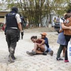 Escenas de dolor se vivieron tras el levantamiento del cadáver.
