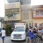 El cuerpo del hombre fue hallado en la sala de su vivienda.