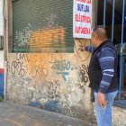 Segundo Gualotuña dice que limpia los grafitis, pero vuelven a aparecer.