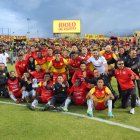 La celebración del plantel de Aucas tras golear a Técnico Universitario y estar cada vez más cerca de ganar la segunda etapa de la LigaPro.