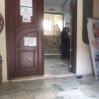 El cadáver fue hallado en el área de enfermería. Policía y familiares llegaron al lugar.