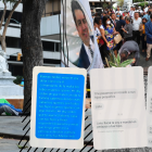 Diez horas después del crimen del fiscal Édgar Escobar Zambrano se realizó un plantón en el lugar donde fue asesinado. Expresaron su indignación por el hecho. autores de esta advertencia se identifican como miembros de Los Lobos. Fiscales