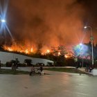 El Cuerpo de Bomberos de Esmeraldas emitió un comunicado hace pocos minutos en el que se indica que no se reportaron personas fallecidas, ni heridas y tampoco atrapadas.