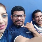 Leyda Troya hincha de Barcelona con la azul de Ecuador en el Capwell.