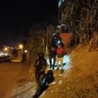 Uno de los sospechosos arrestados después que realizaron los disparos.