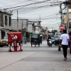 En diferentes sectores de Guayaquil, las tricimotos ilegales continúan circulando, pese a los operativos de control.