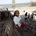 Los habitantes de Playa Punta Diamante no cuentan con agua potable ni servicio de energía eléctrica. Tienen muchas necesidades.
