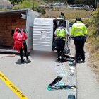 Un muerto deja vuelco de camión presumiblemente robado y que se accidentó al sur de Cuenca
